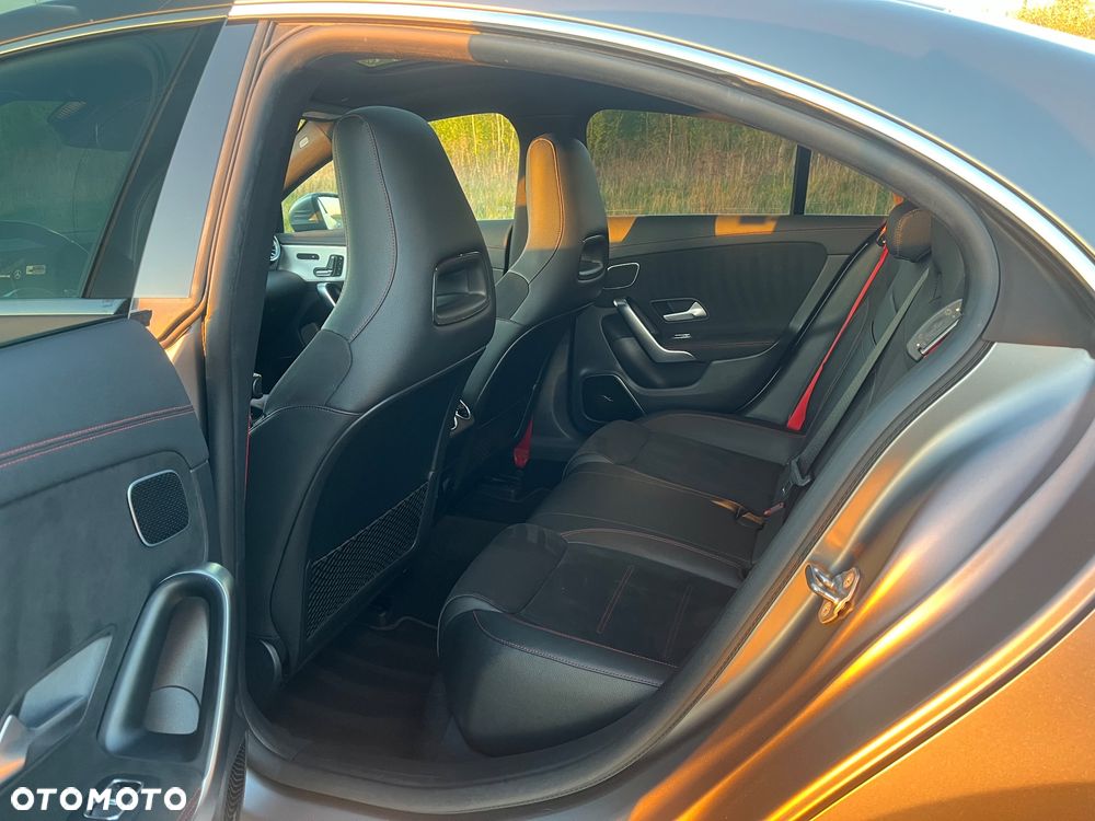 Mercedes-Benz CLA AMG 45 4-Matic 8G-DCT - 13