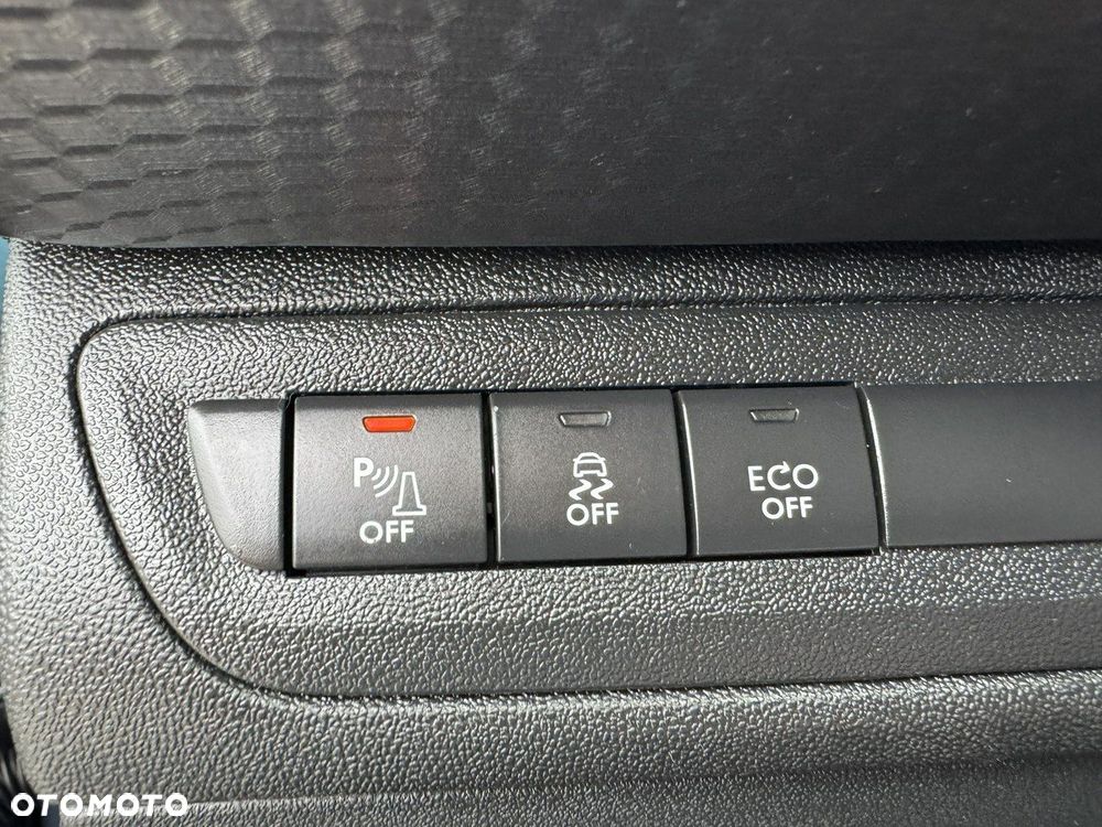 Peugeot 2008 PureTech 110 Stop&Start EAT6 Allure - 17