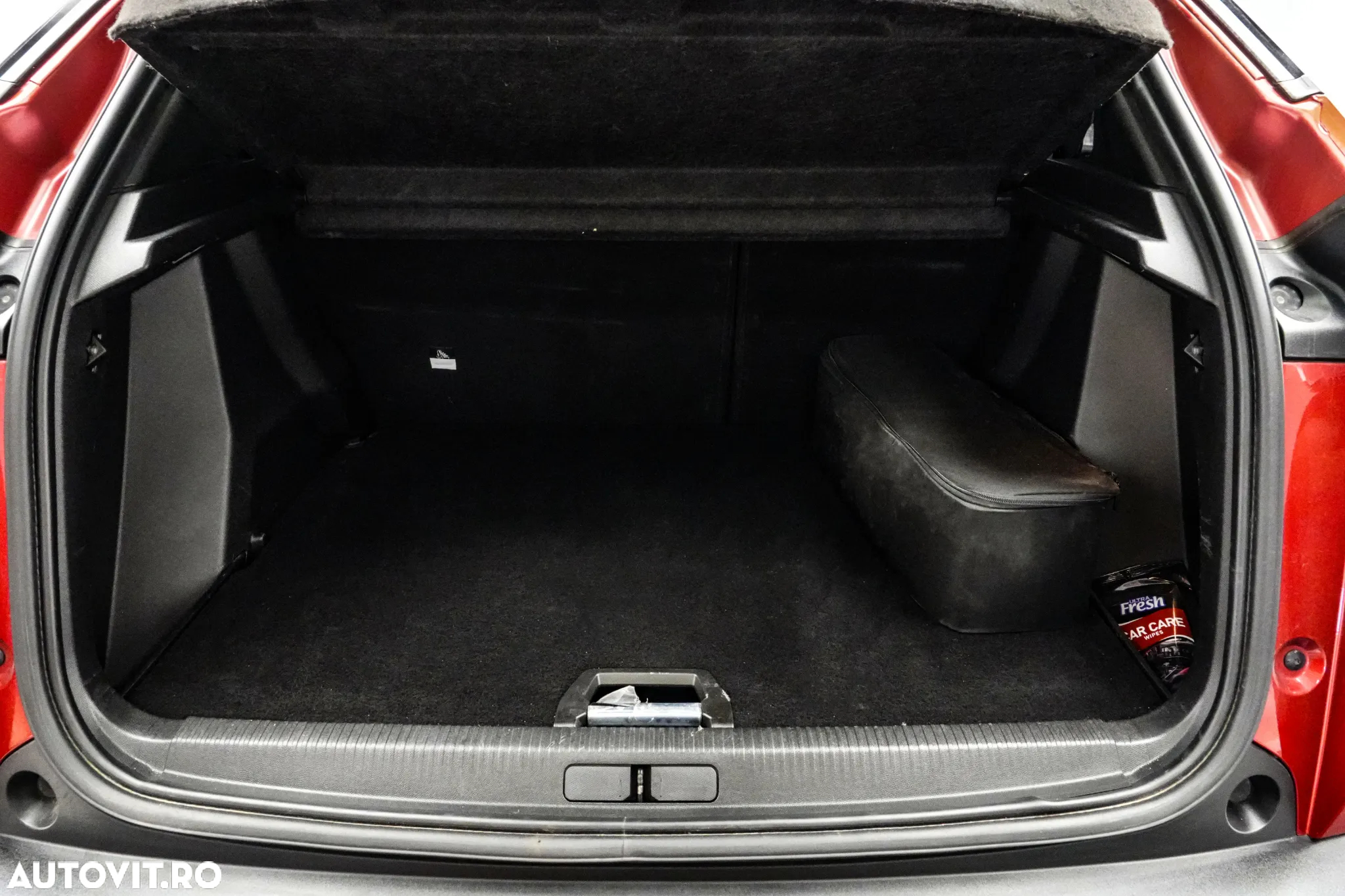 Peugeot 2008 e-2008 54 kWh GT - 20
