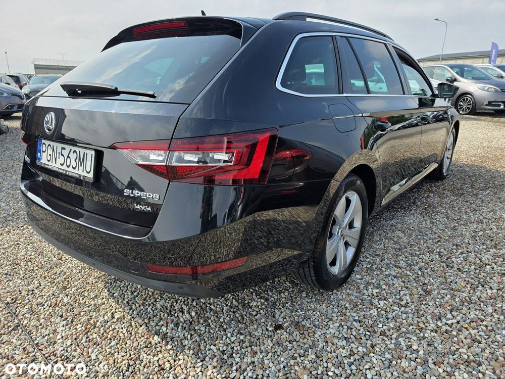 Skoda Superb 2.0 TDI SCR 4x4 Ambition DSG - 3