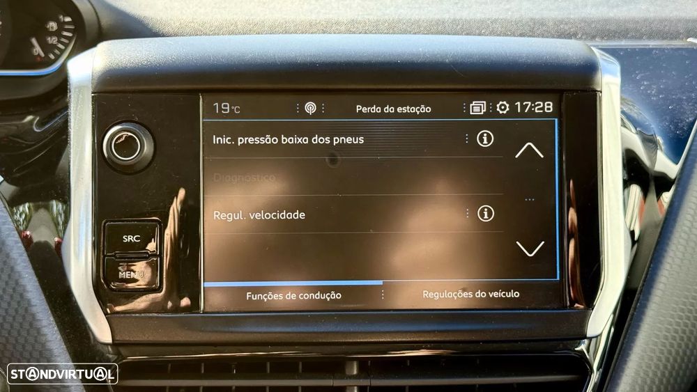 Peugeot 2008 1.2 PureTech Allure EAT6 - 33