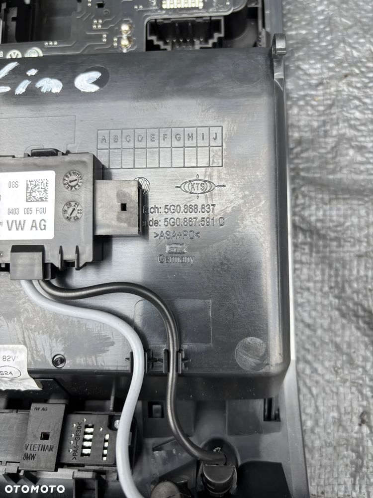 Vw Tiguan II 5NA Rline R-line oświetlenie lampka podsufitki 5G0868837 - 4