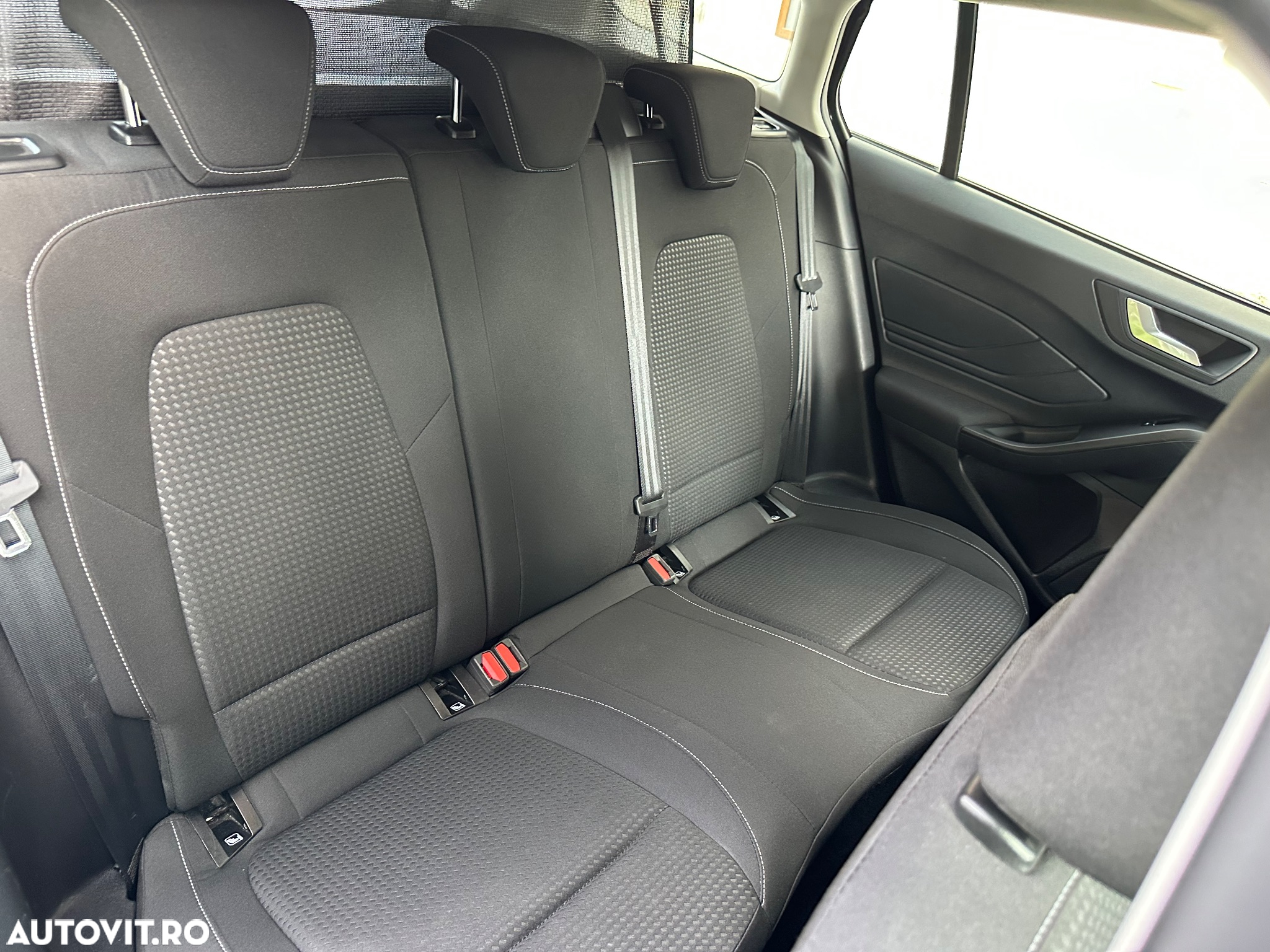 Ford Focus - 32