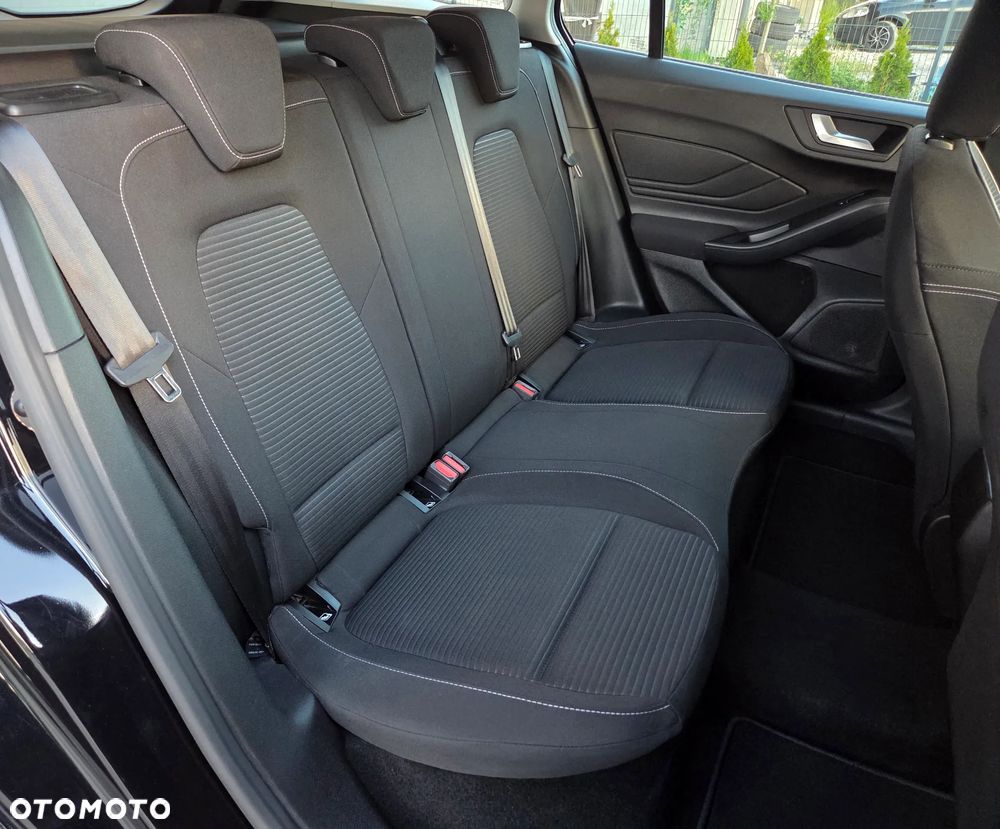 Ford Focus 1.0 EcoBoost Titanium - 18