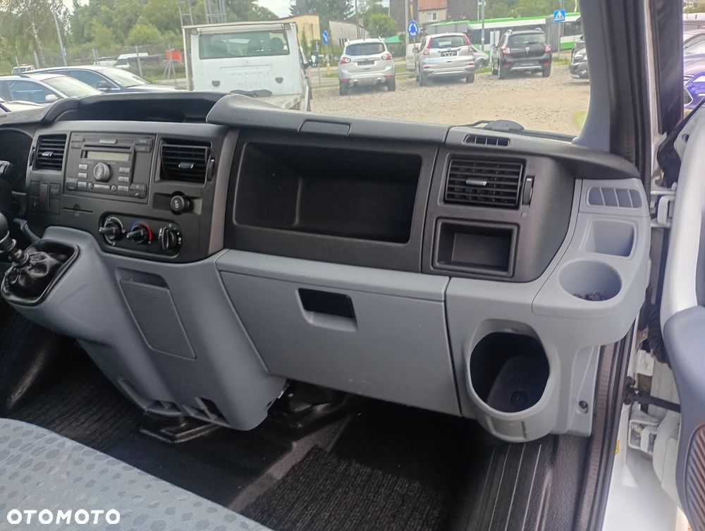 Ford Transit - 26