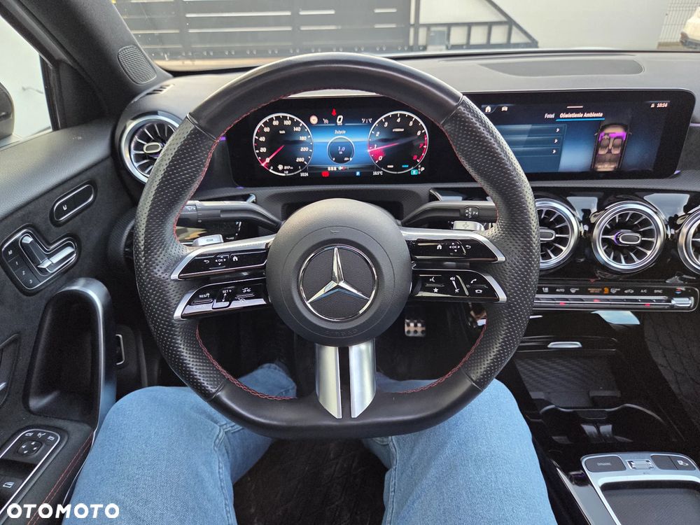 Mercedes-Benz Klasa A 220 4-Matic AMG Line 7G-DCT - 29