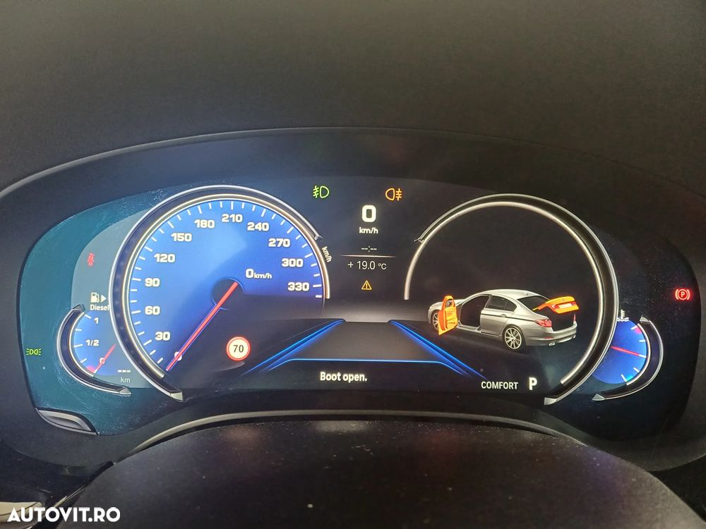 BMW Seria 5 520d xDrive AT - 23