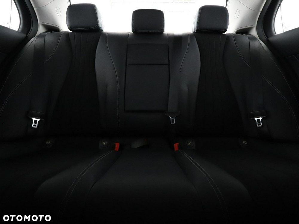 Mercedes-Benz Klasa E - 18