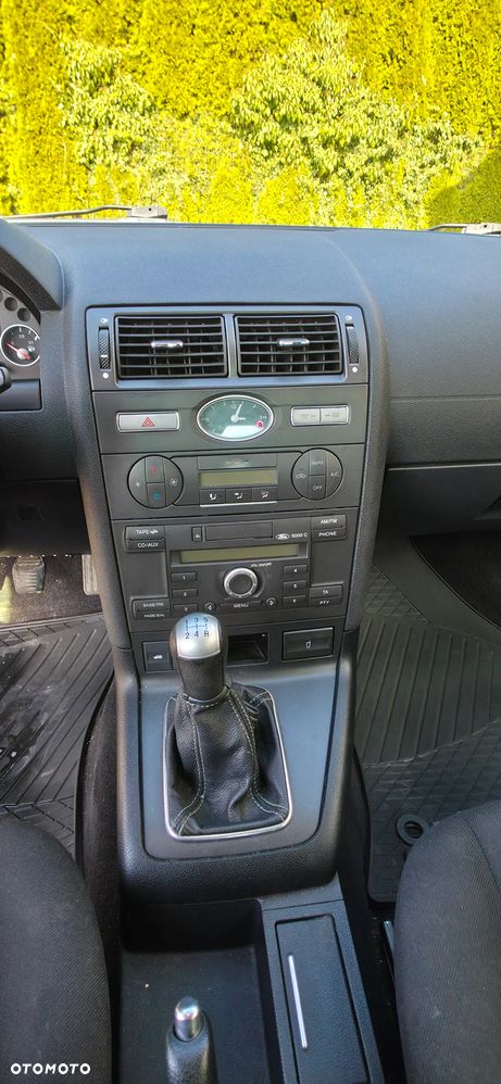 Ford Mondeo 1.8 Ambiente - 37