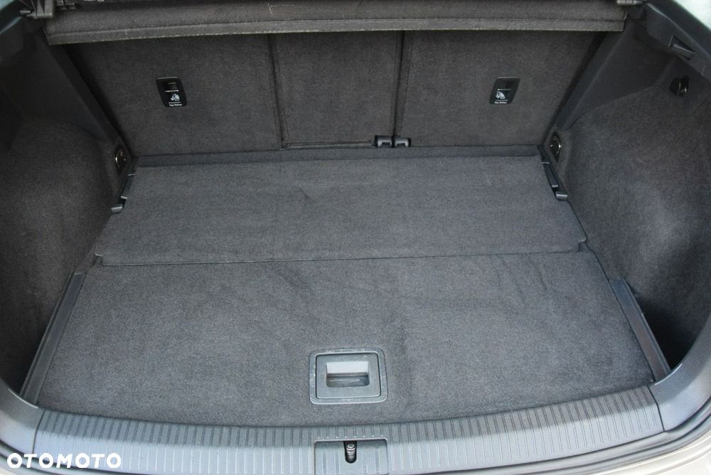 Volkswagen Golf Sportsvan - 23