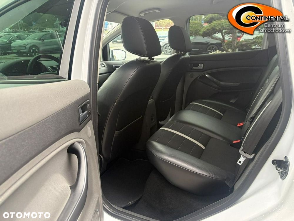 Ford Kuga - 11