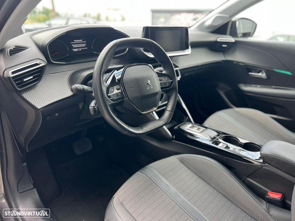 Peugeot 208 1.2 PureTech Allure EAT8 - 6