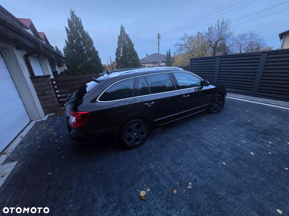 Skoda Superb 2.0 TDI Elegance DSG - 3
