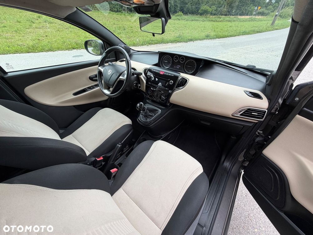 Lancia Ypsilon 1.2 8V Elefantino S&S - 23