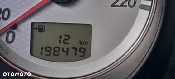 Mitsubishi Outlander - 2
