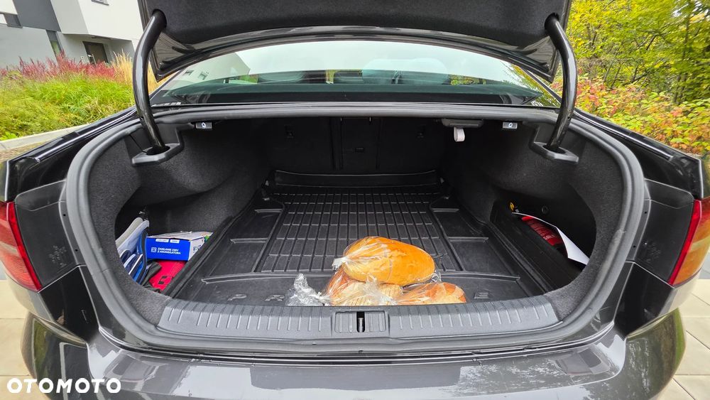 Volkswagen Passat - 14