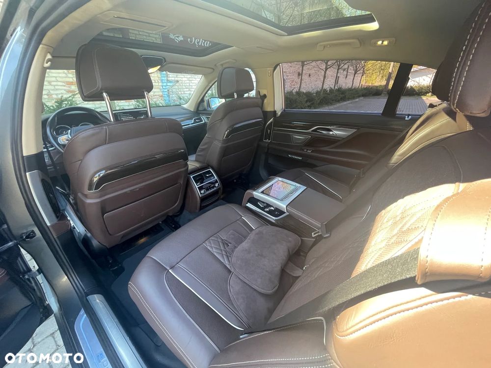 BMW Seria 7 740Le iPerformance - 7