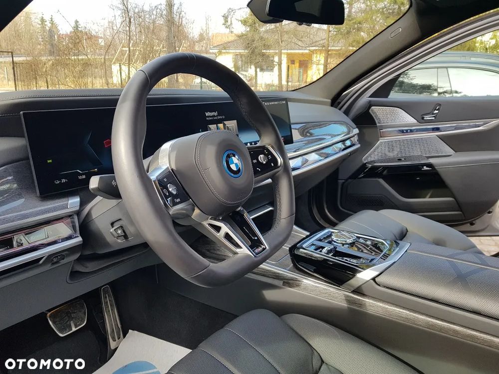 BMW i7 105.7kWh xDrive60 M Sport - 16