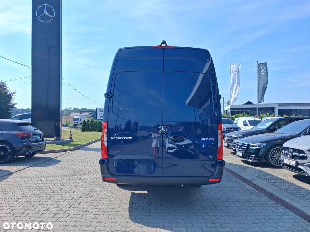 Mercedes-Benz Sprinter - 8