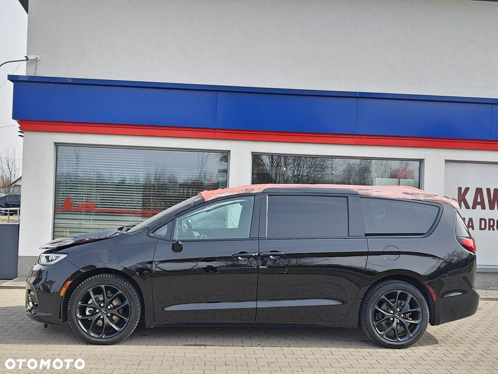 Chrysler Pacifica - 8