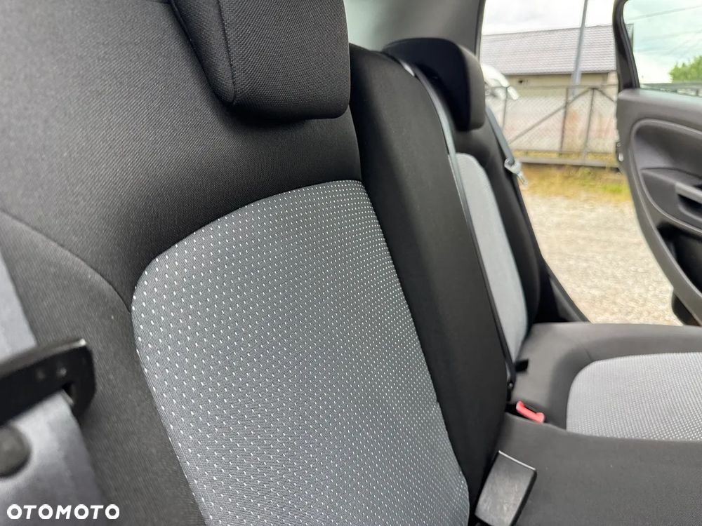 Fiat Grande Punto - 25