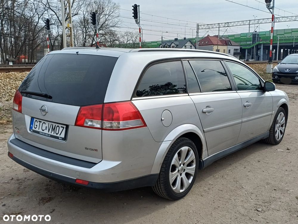 Opel Vectra 1.9 CDTI DPF Cosmo - 3