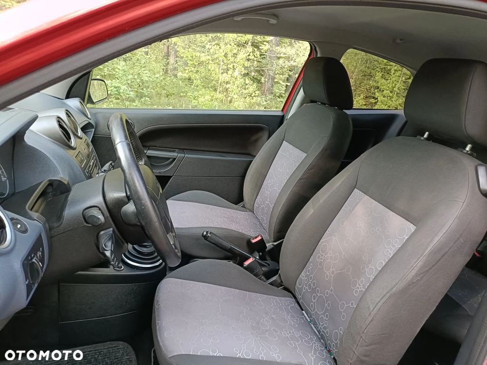 Ford Fiesta 1.4 TDCI - 9