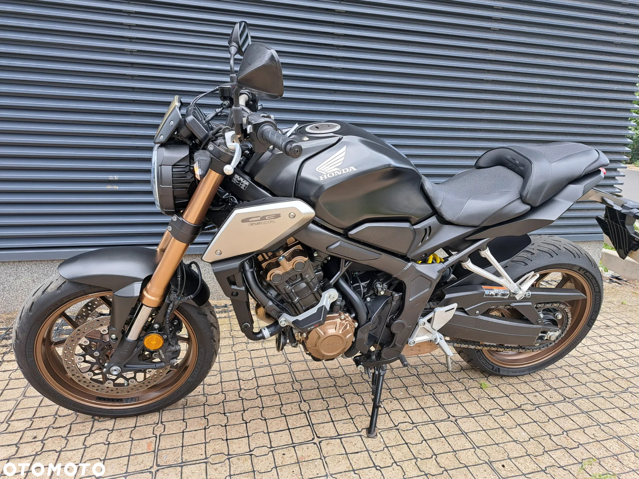 Honda CB - 10