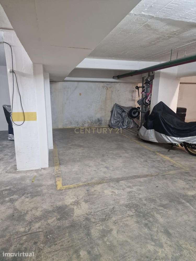 Garagem em Rio de Mouro com Excelente Localização e Acesso Rápido ao I - Grande imagem: 4/6