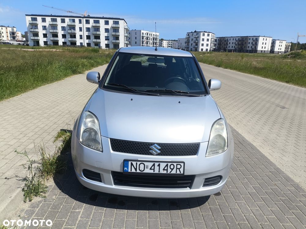 Suzuki Swift - 1