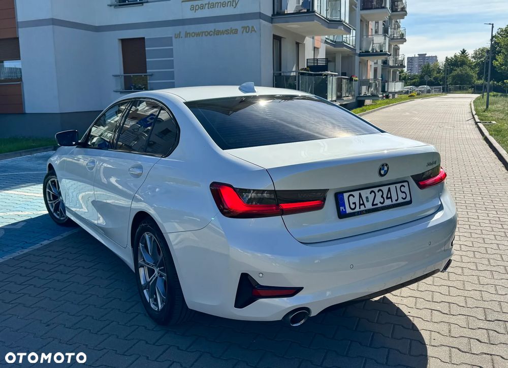 BMW Seria 3 318i Sport Line - 11