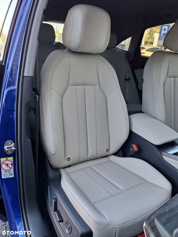 Audi Q5 Sportback - 16