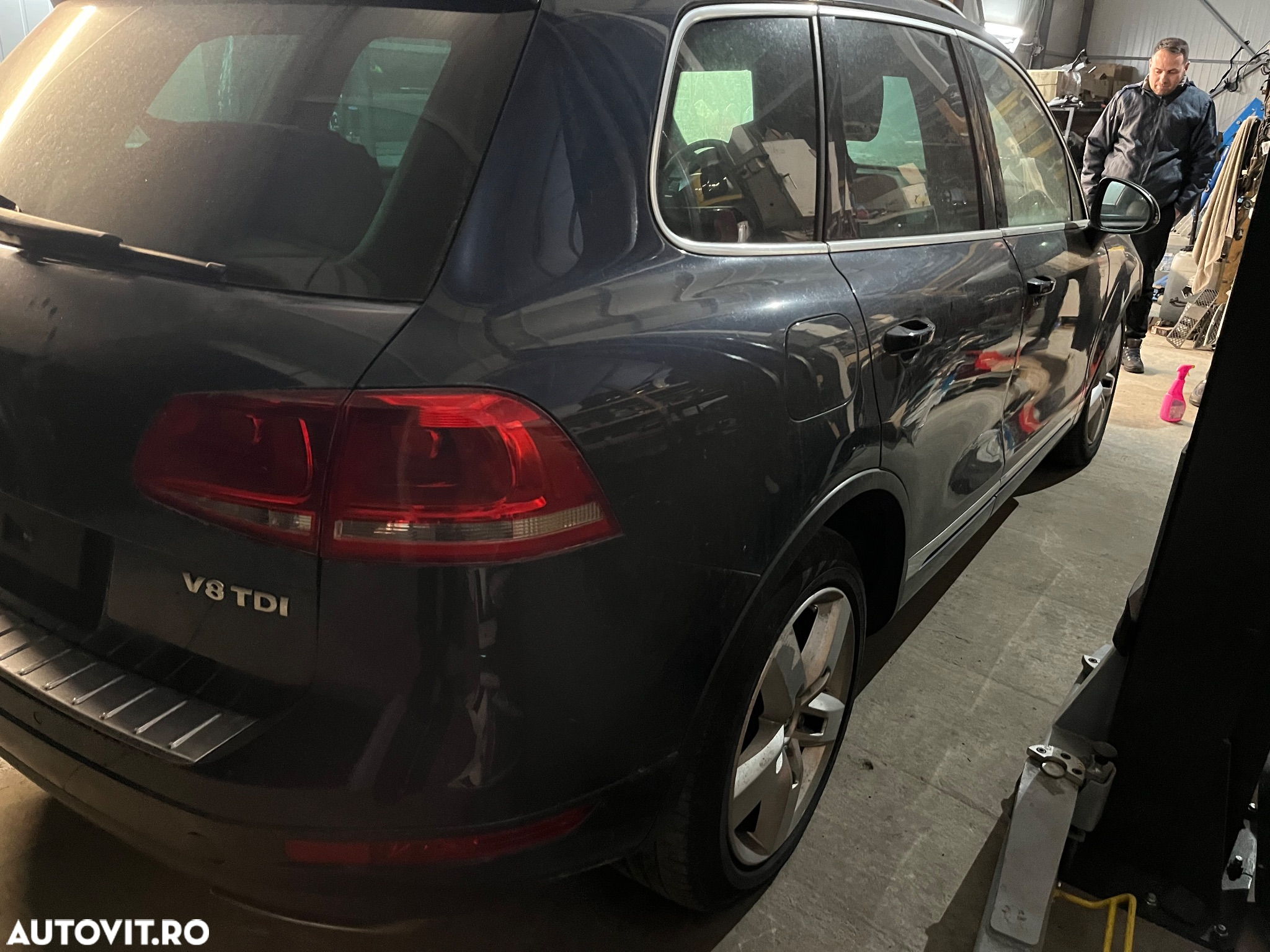Dezmembram volkswagen touareg 4.2 tdi 2014 147.000 km - 11