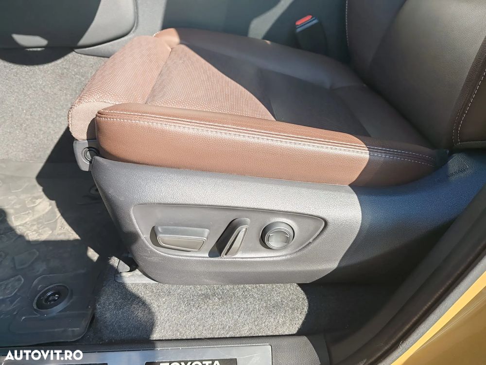 Toyota Land Cruiser - 20