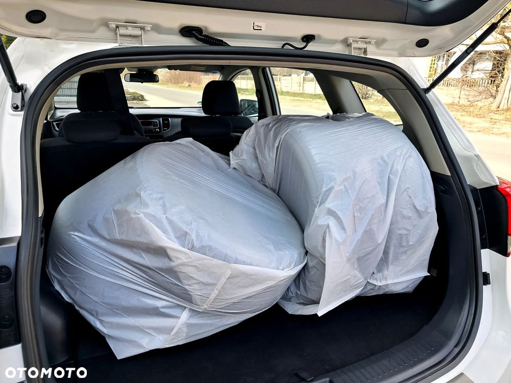 Kia Carens 1.6 GDI Dream Team Edition - 19