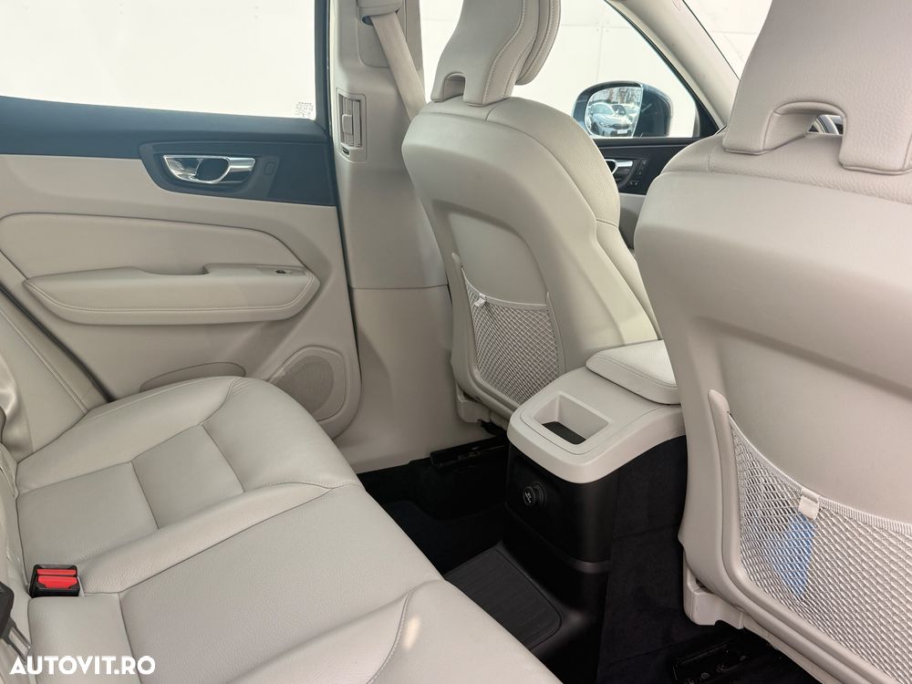 Volvo XC 60 T8 AWD Recharge Geartronic Inscription Expression - 19