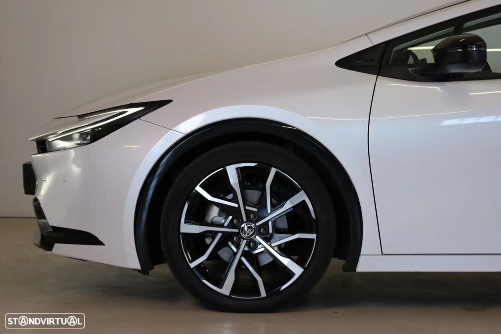 Toyota Prius 2.0 Plug-in Luxury - 13