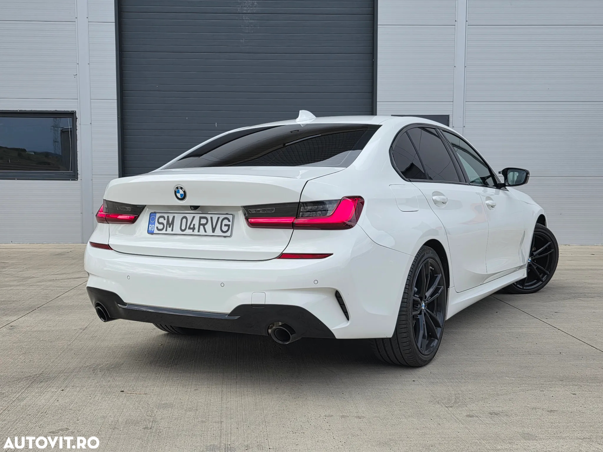 BMW Seria 3 330i xDrive Aut. M Sport - 3