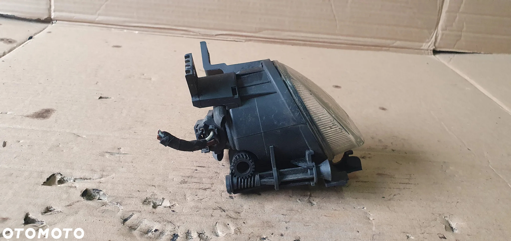 Halogen prawy przód przedni Audi A4 B7 8E0911700C - 3