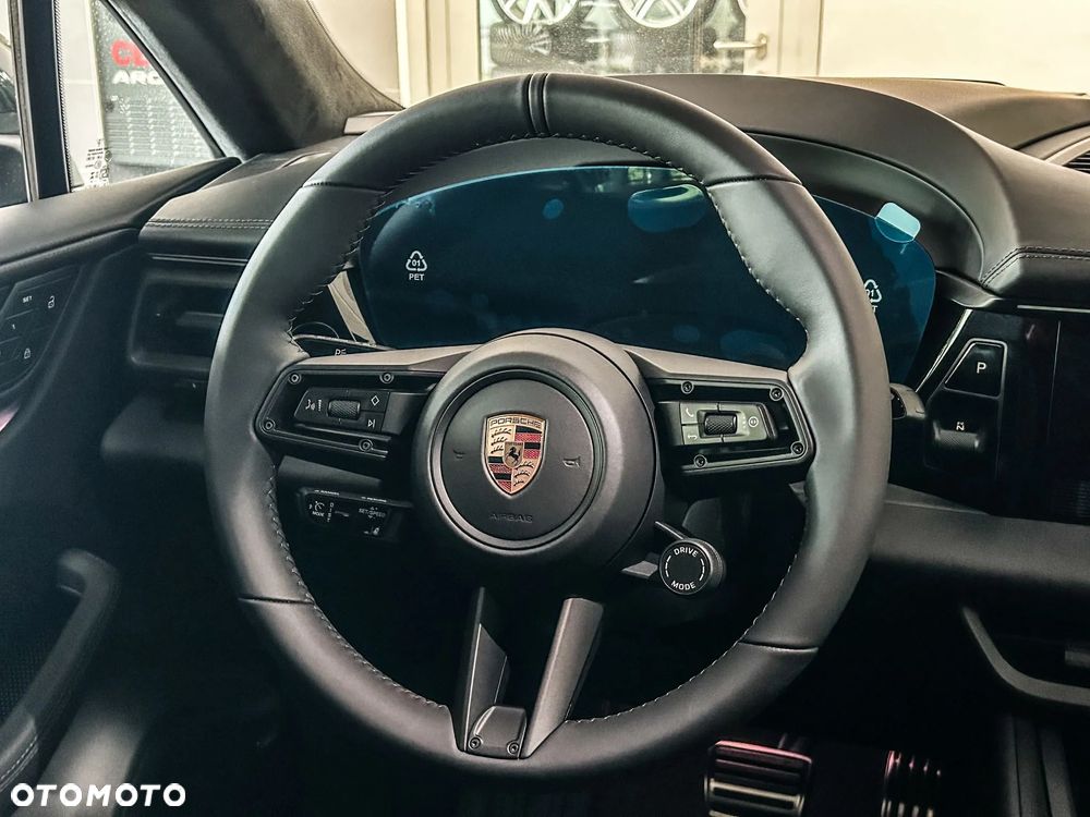 Porsche Macan Standard - 16