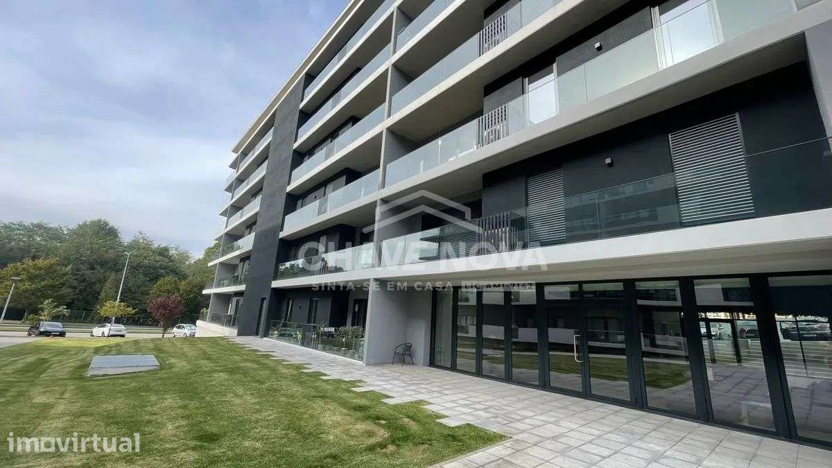 Apartamento T2 Novo c/Varanda e Lug. Garagem em Oliveira do Douro - Grande imagem: 2/29