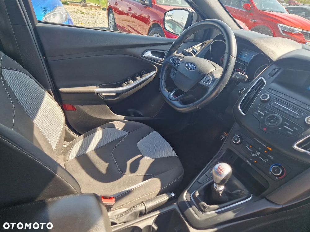 Ford Focus - 31