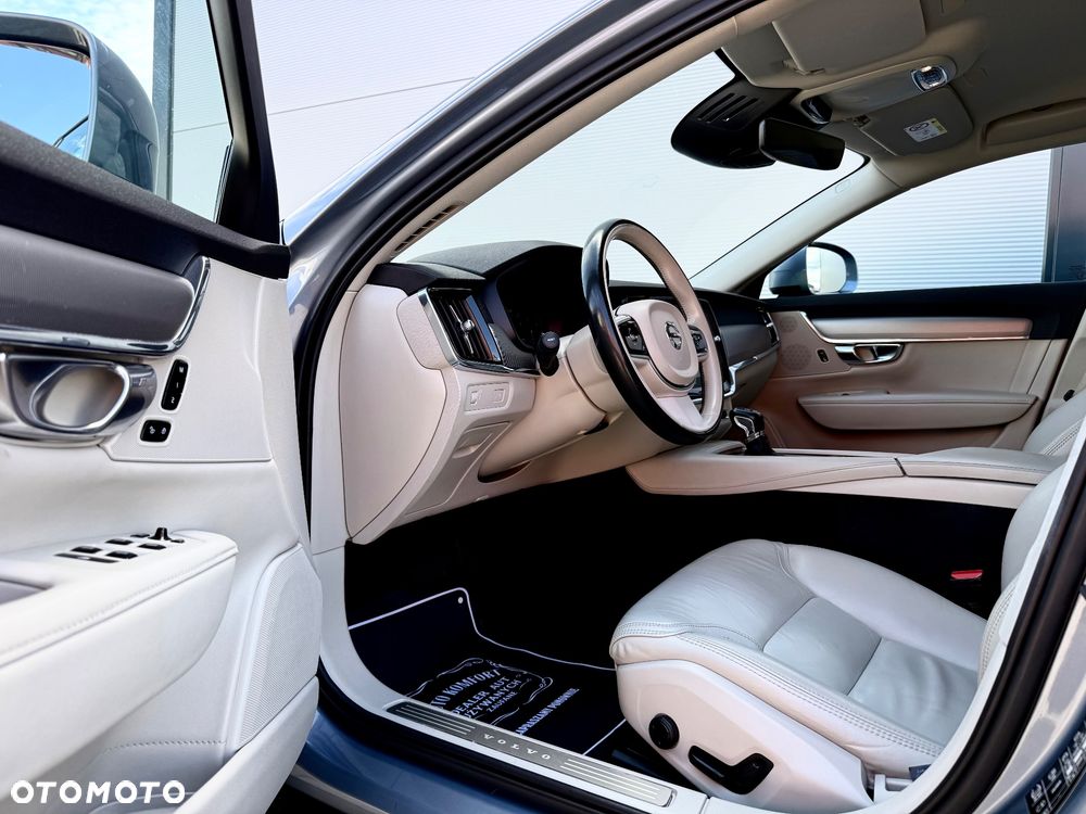 Volvo V90 Cross Country D5 AWD - 22