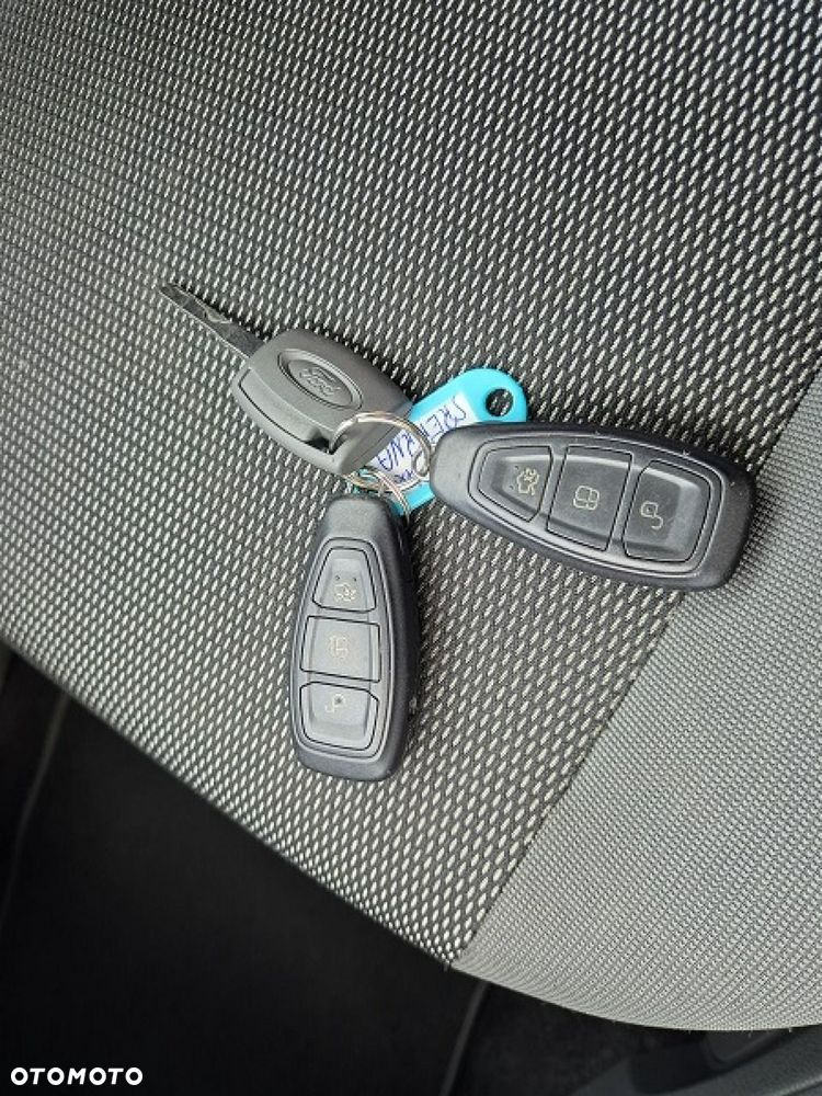 Ford Kuga - 33