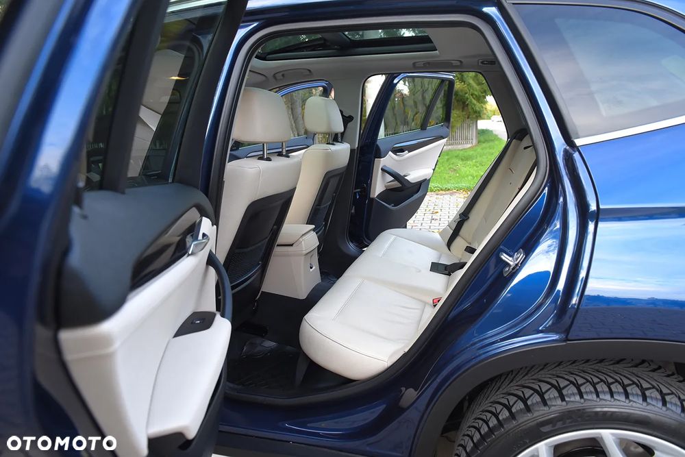 BMW X1 sDrive16d xLine - 31