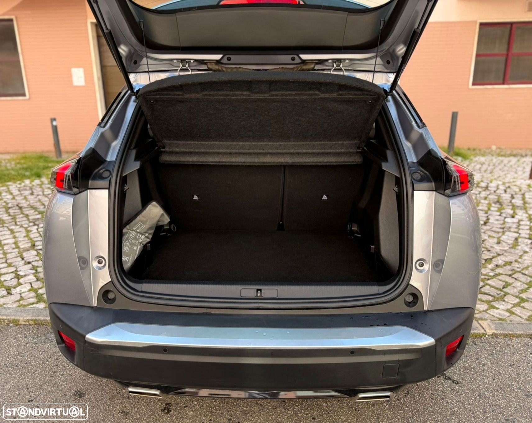 Peugeot 2008 1.2 PureTech Allure EAT8 - 25