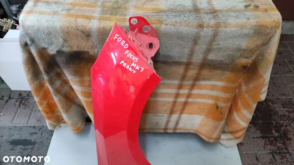 Prawy błotnik Ford Focus MK3 - 4