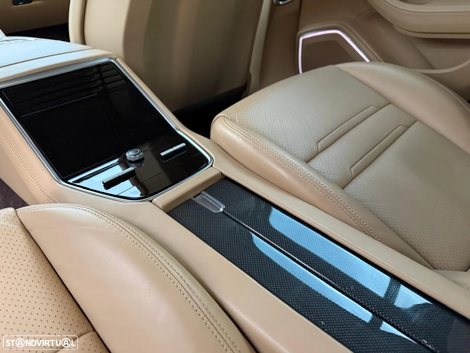 Porsche Panamera 4 S - 37
