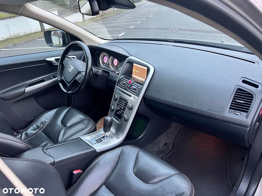 Volvo XC 60 2.0T Powershift RDesign - 18