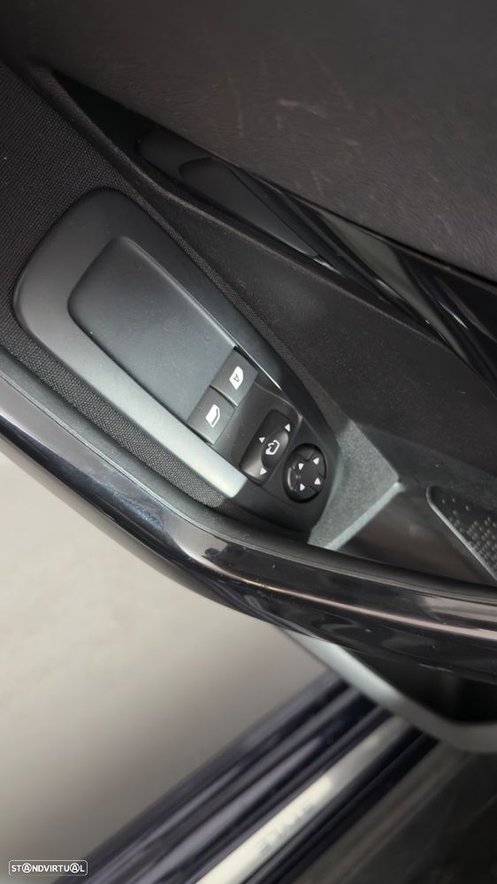 Peugeot 208 82 VTI Style - 17